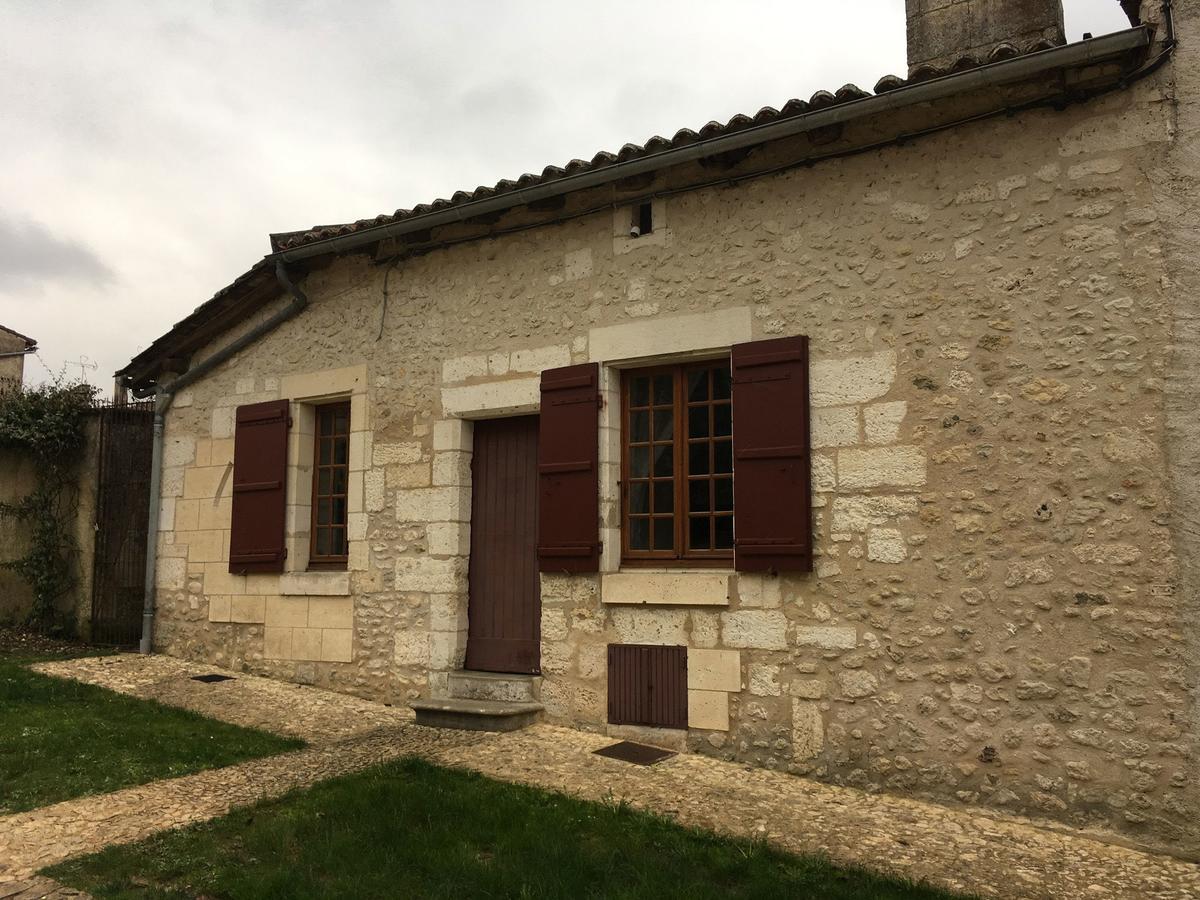 Au Pied Du Chateau Bourdeilles Luaran gambar